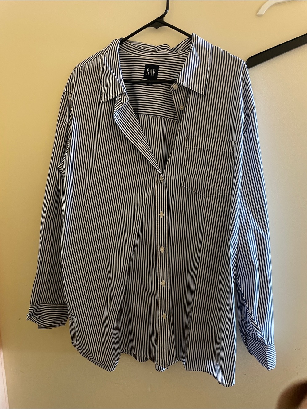 Gap women’s Blue and White Stripe Button-Up Shirt
